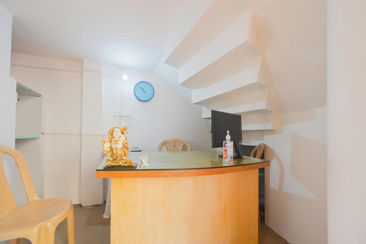 OYO Flagship 81152 Hotel Raz Stays - Housity