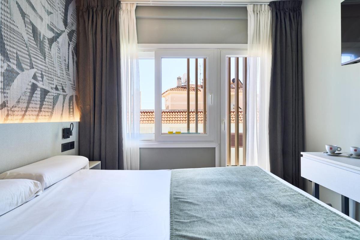 Hostal Sol y Miel - Housity