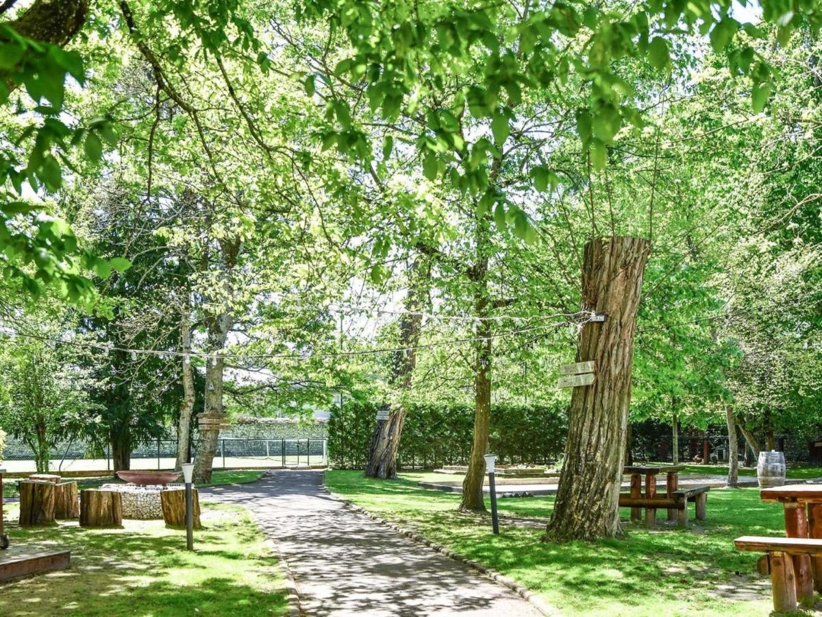 Hotel Mercure Château de Fontainebleau - Hizvo
