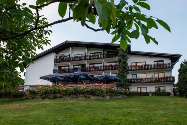 Landhotel Lortz - Housity