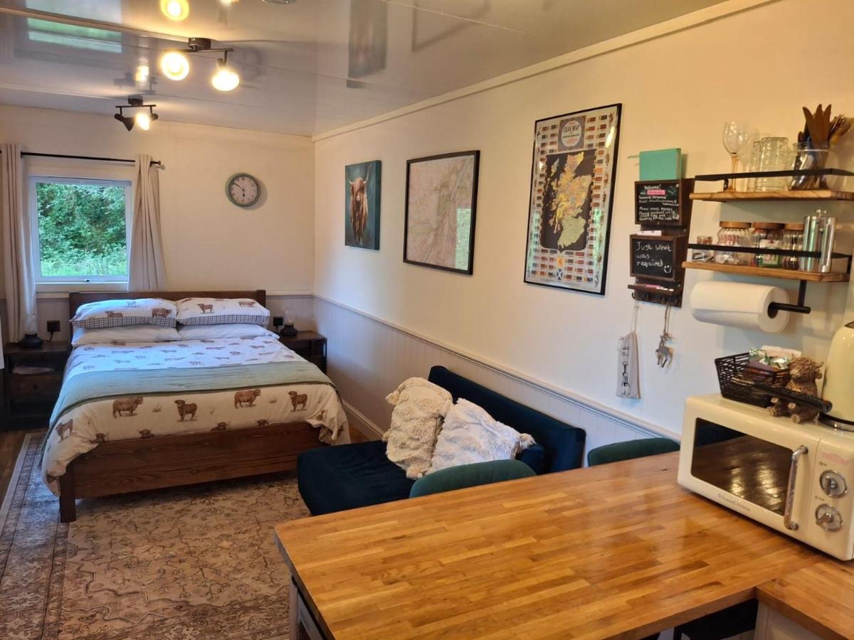 The Cabin, Stronua. A beautiful 1 bedroom cabin. - Housity