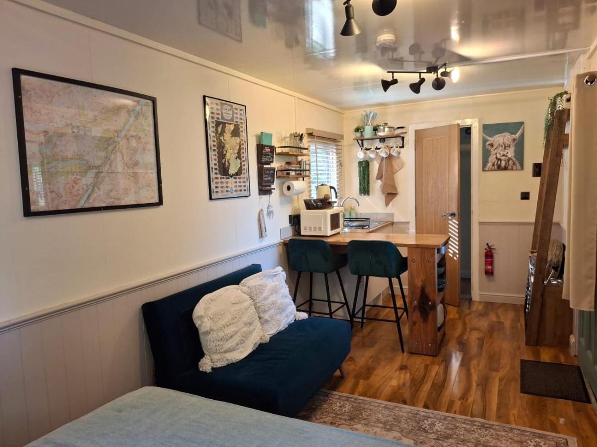 The Cabin, Stronua. A beautiful 1 bedroom cabin. - Housity