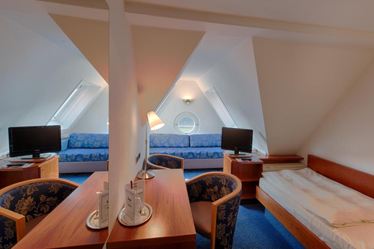 Hotel & Restaurant Walfisch - Housity