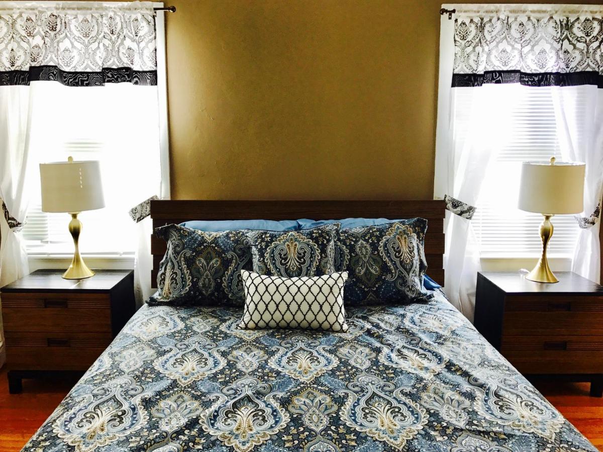 Mango Inn Bed and Breakfast - Housity