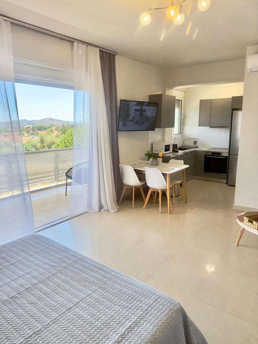 Thelfi Luxury studio in Attica - close to varkiza beach - Sea view - Housity
