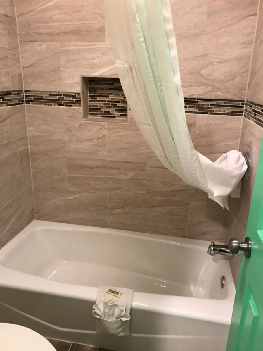 Budget Inn - Housity