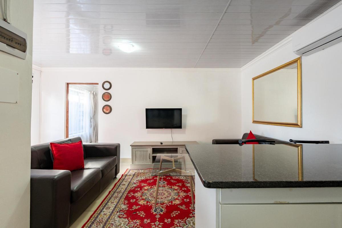 Safi 1 bedroom Suite 9 - Housity