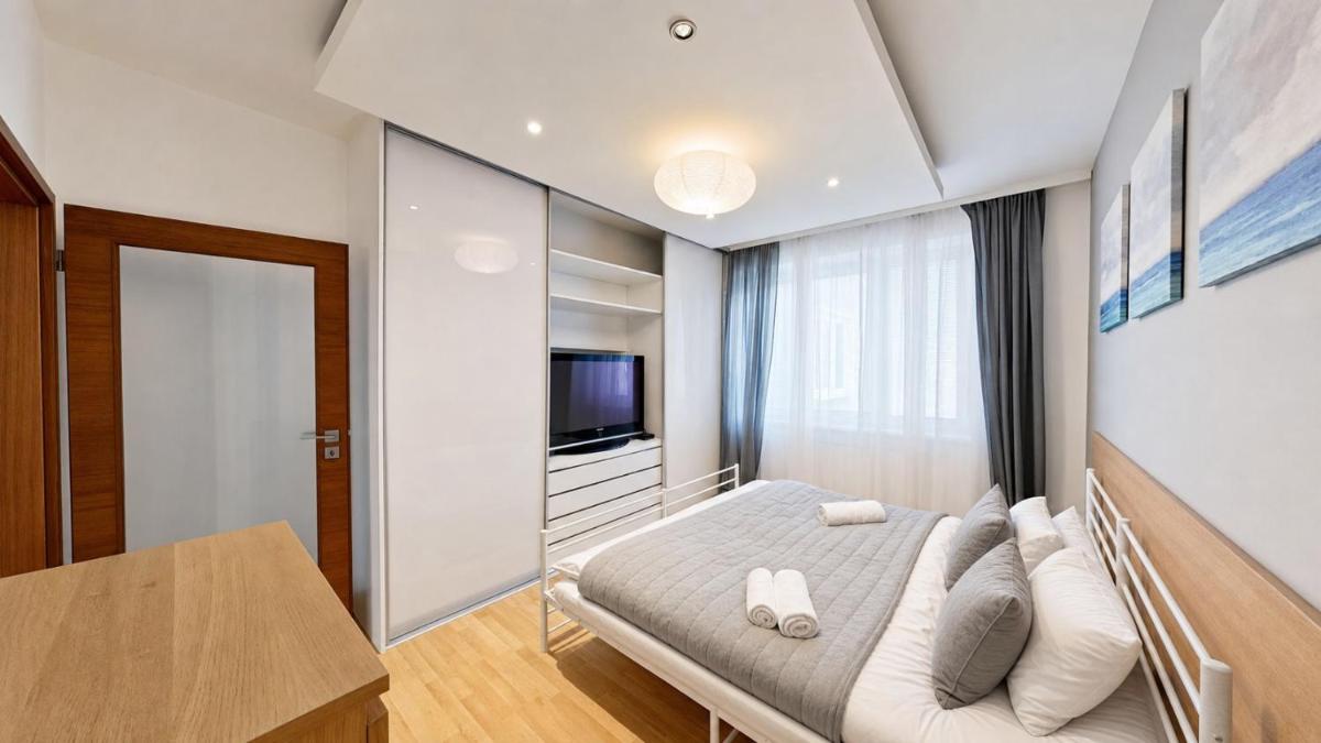 2BR APT with free garage parking, close to the historic centre - Hizvo
