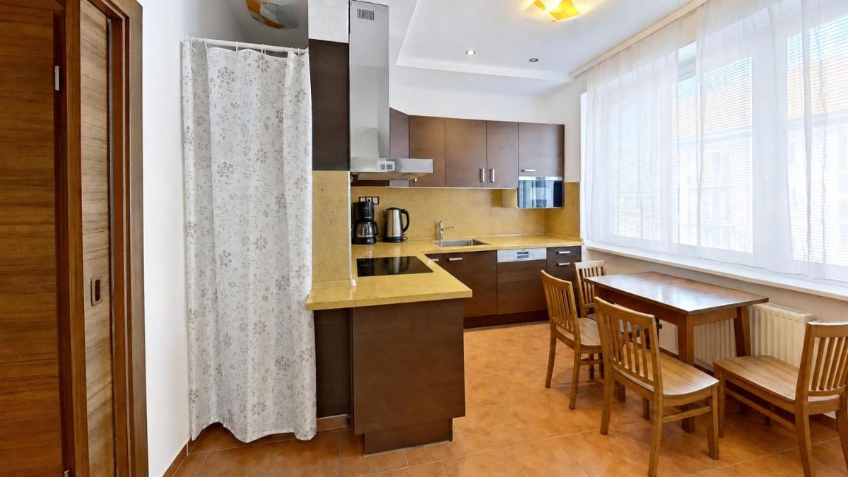 2BR APT with free garage parking, close to the historic centre - Hizvo