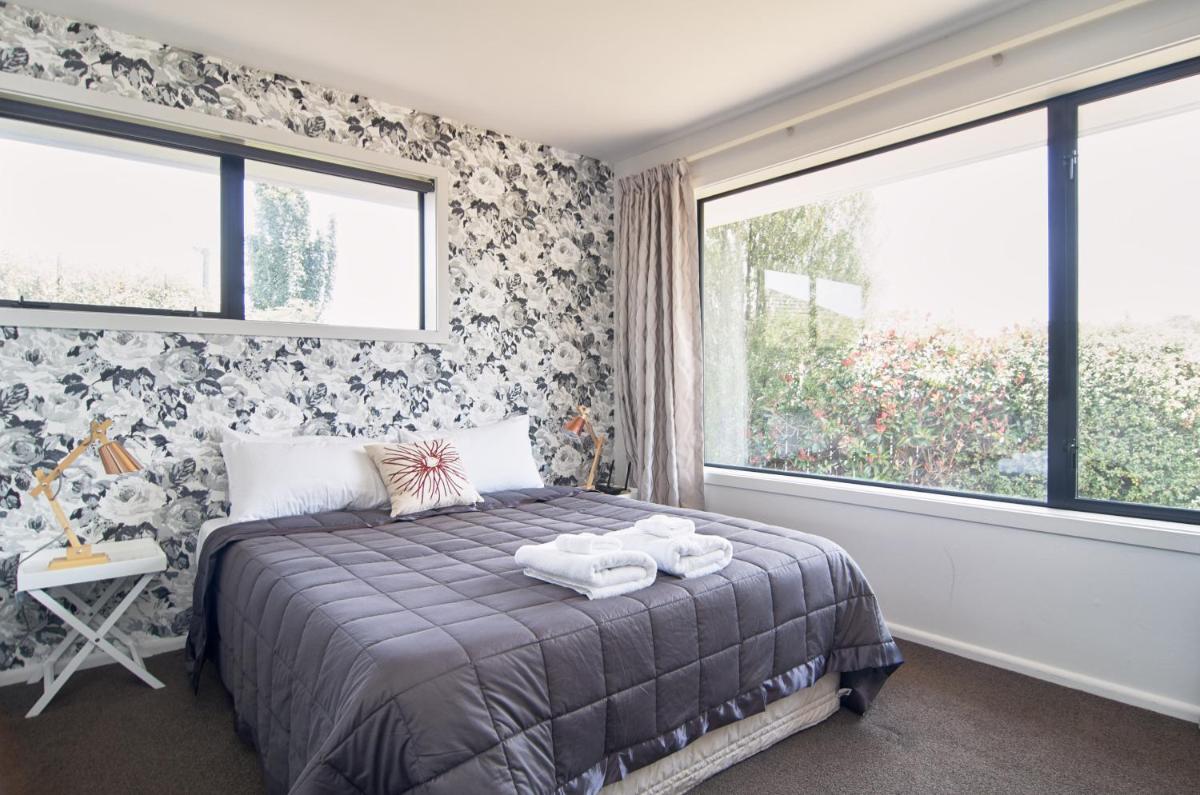 Brookside Villa - Christchurch Holiday Homes - Housity
