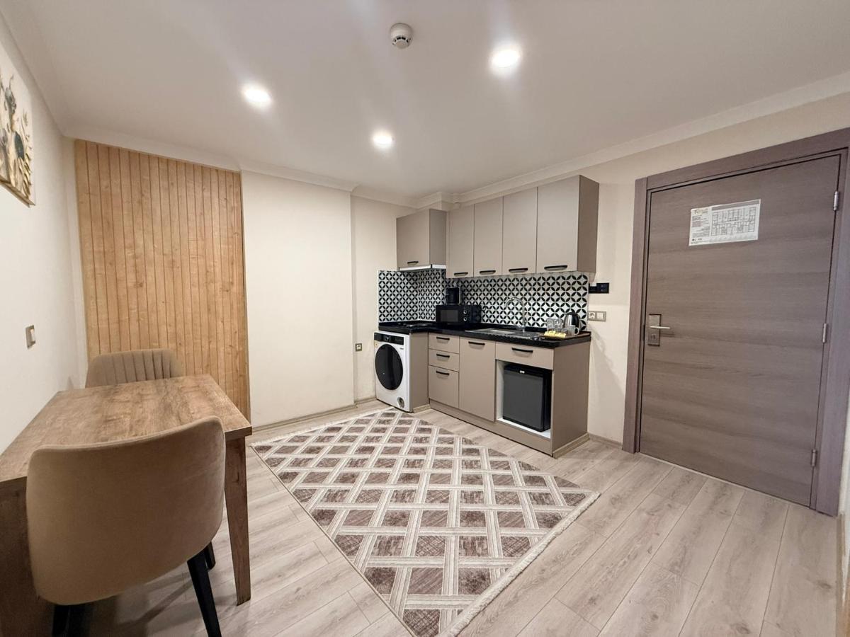 Rena Grand Residence & Suit - Housity