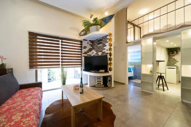 Miraks Ge'ula - Housity