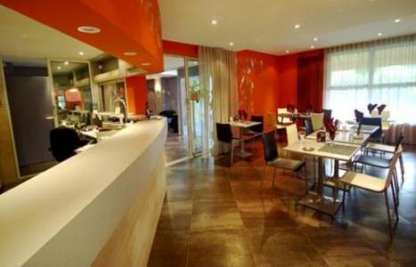Kyriad Direct Lure - Housity