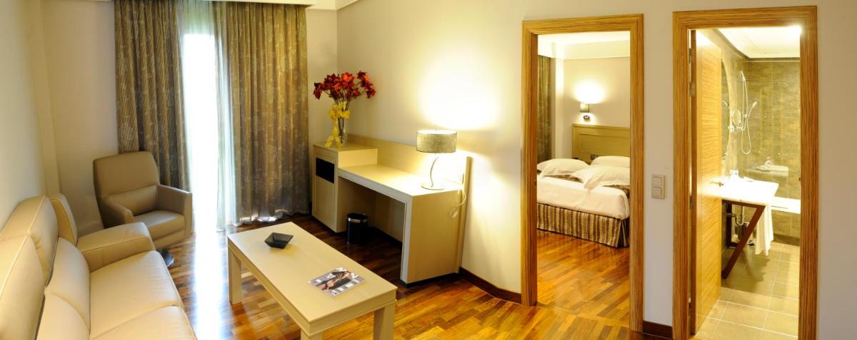 Cama o camas de una habitación en Cumbria Spa Hotel 3* Sup