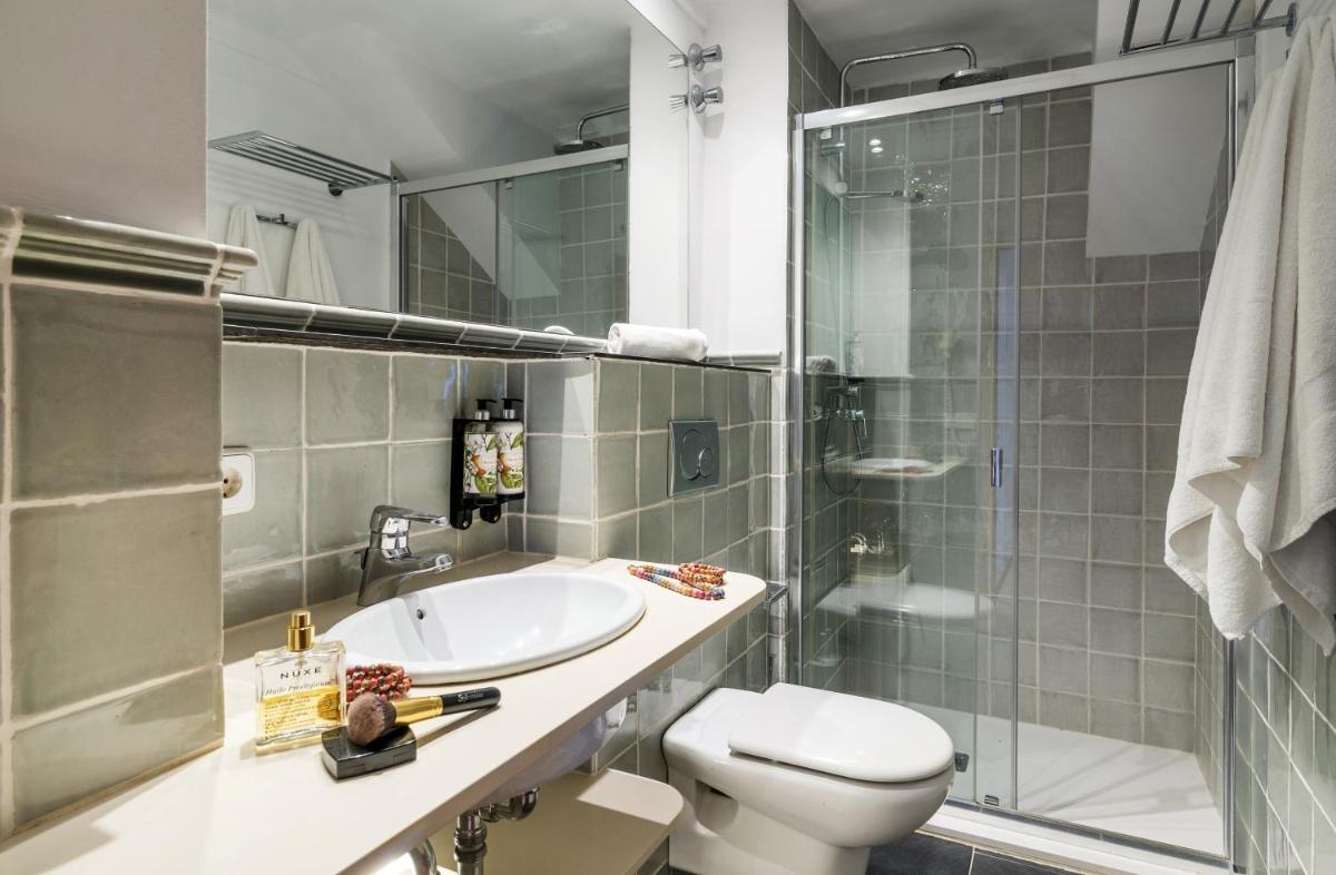 Hotel Sant Roc - Housity
