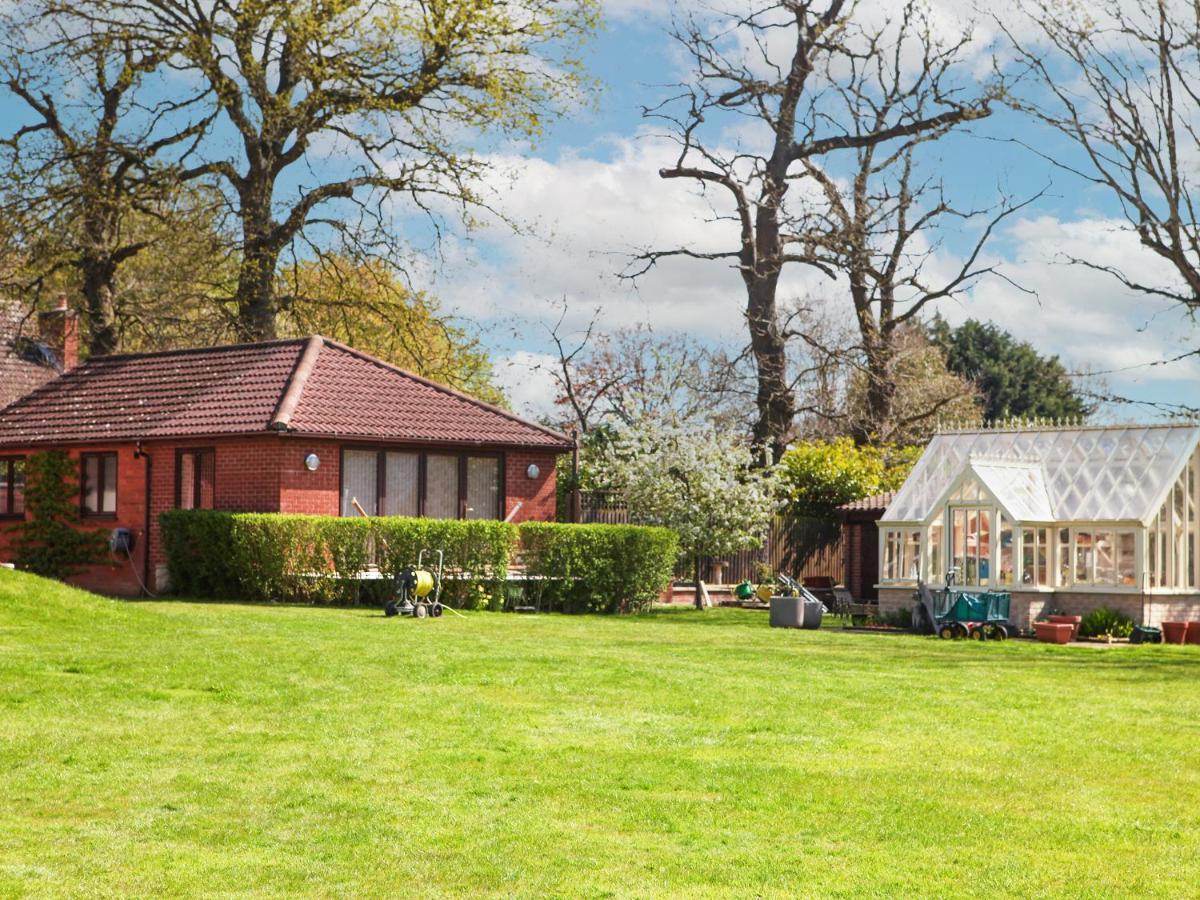 Swallowtail Lodge - Housity