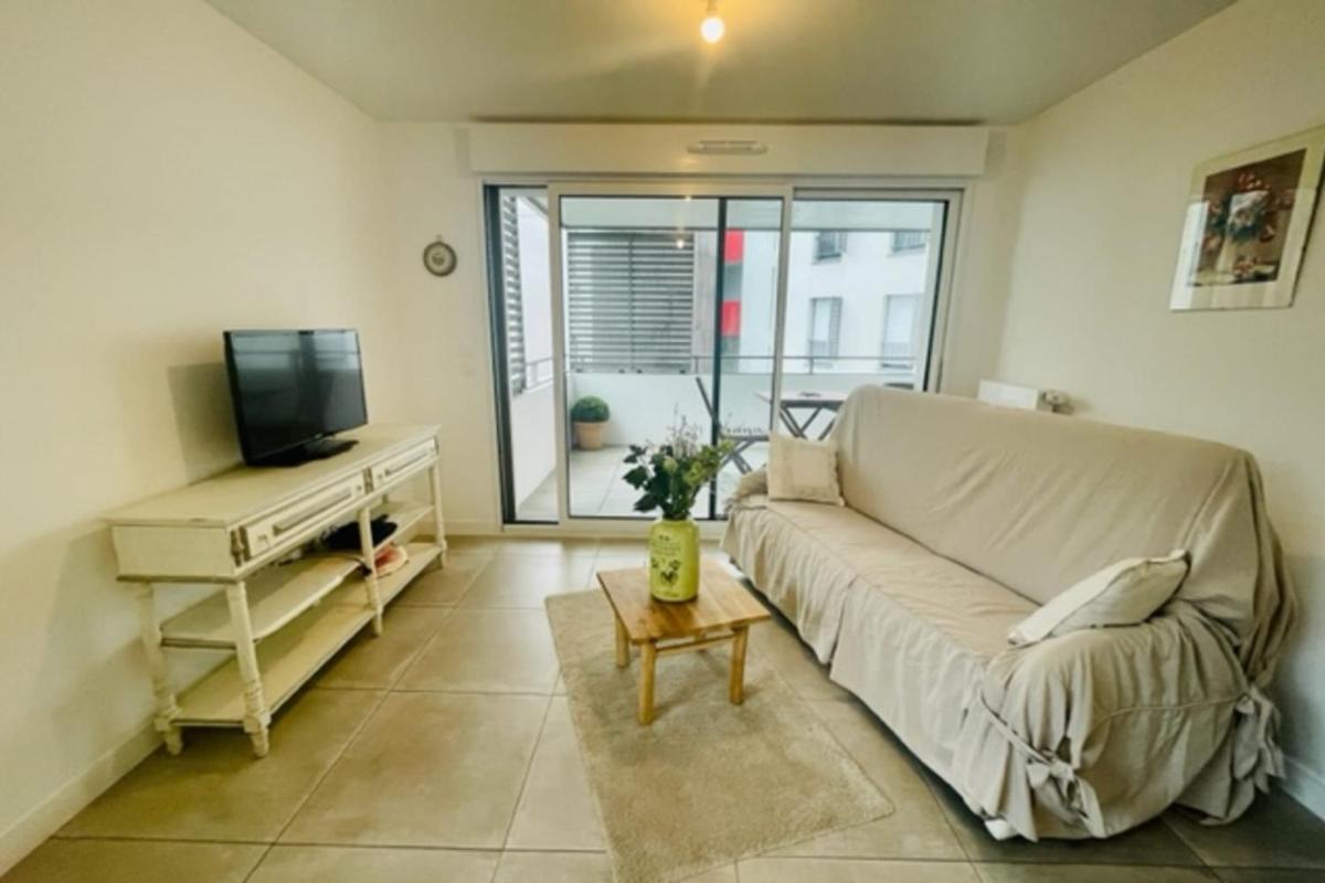 Nice 66m with terrace in La Rochelle - Housity