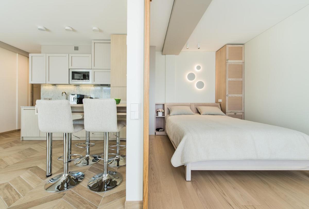 64LT - Housity