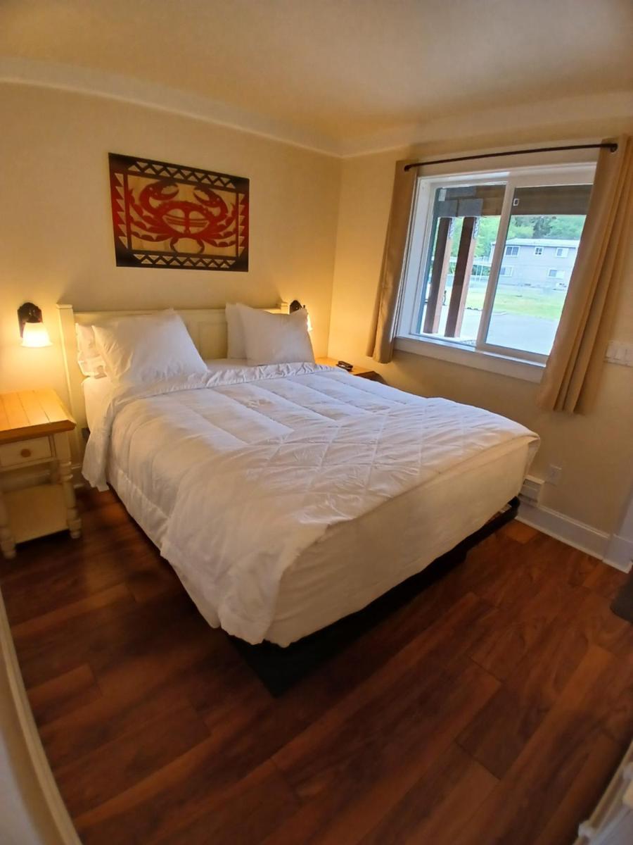 Tradewinds On The Bay - Housity
