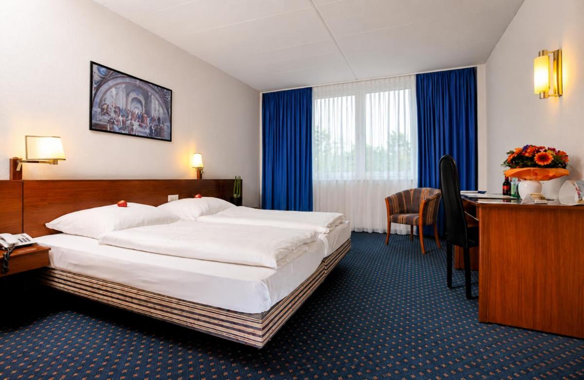 Quality Hotel Dresden 24H Self Check-in - Housity