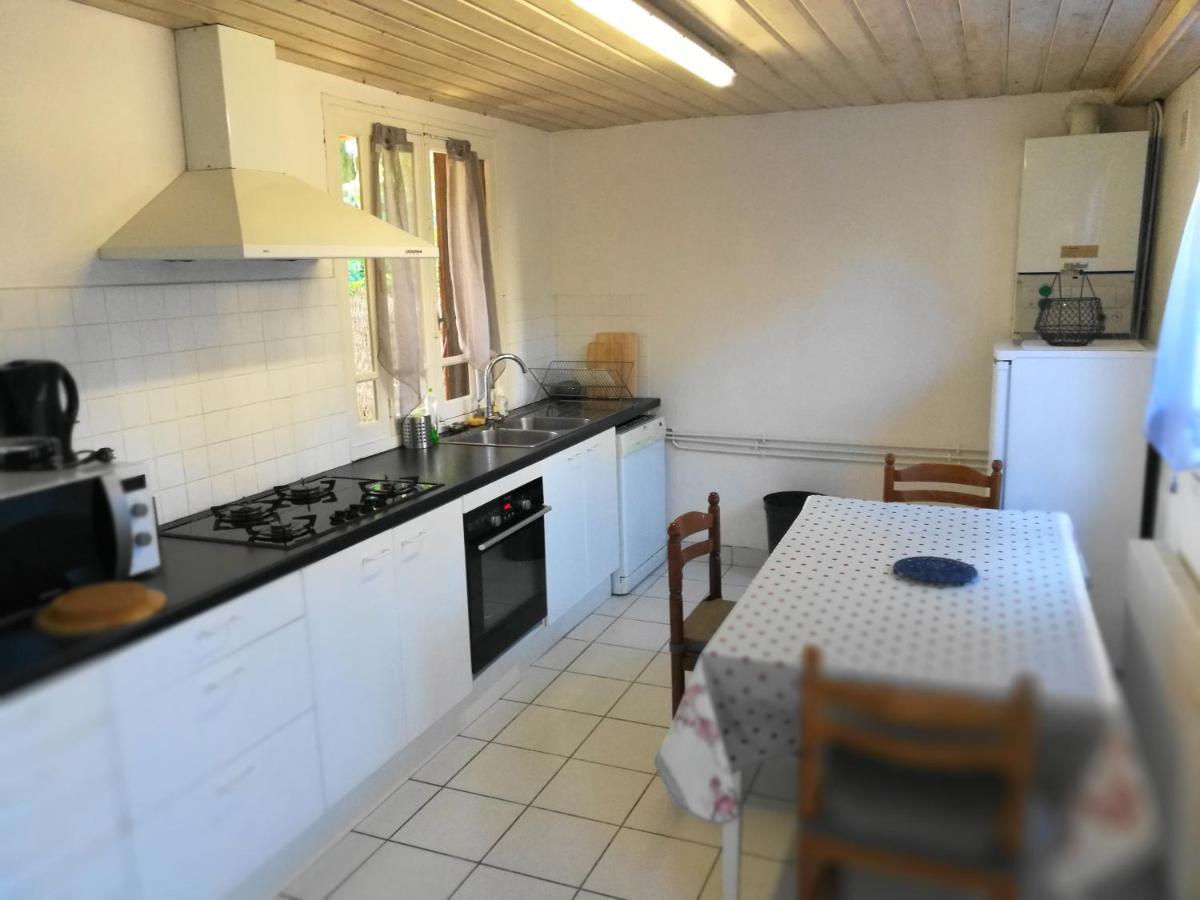 Cuisine ou kitchenette dans l'établissement Hotel Logis - Chateau de Beauregard