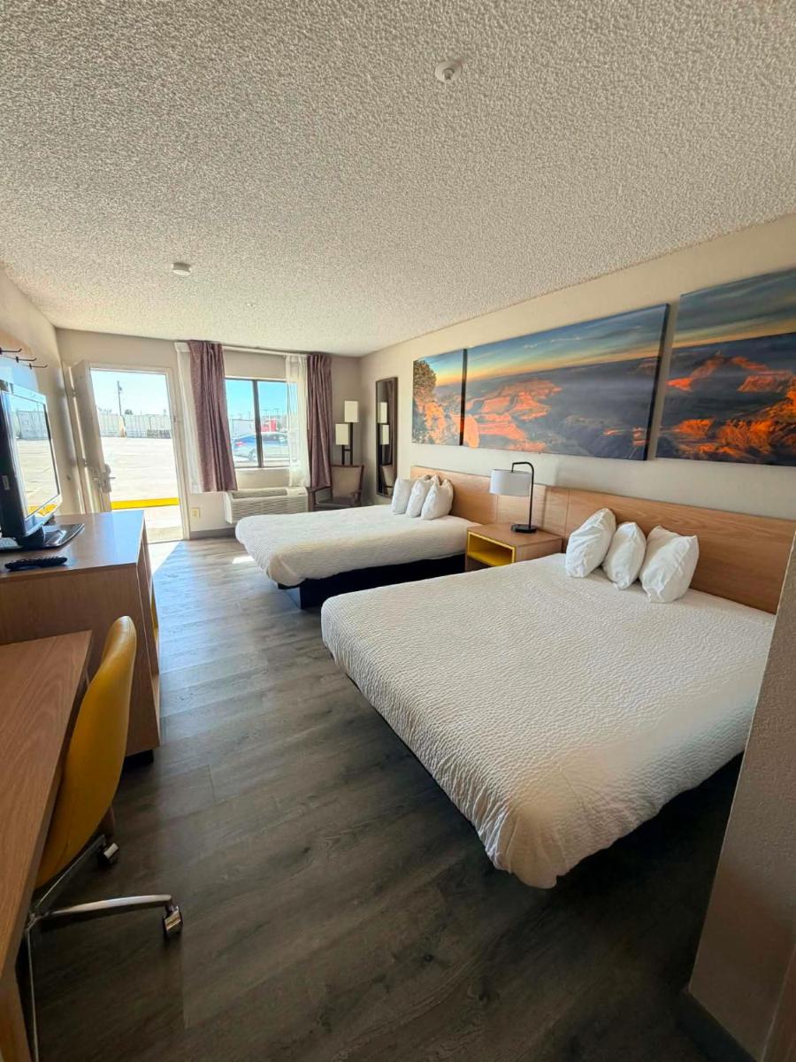 Days Inn by Wyndham Kingman West - Housity