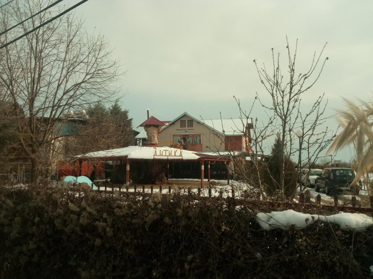 Hotel Restoran Antika - Housity