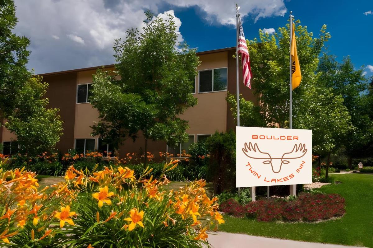 Boulder Twin Lakes Inn - Housity