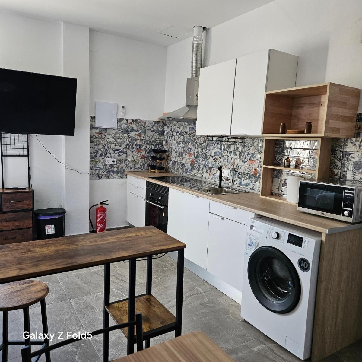 Aires de Benatae - Housity