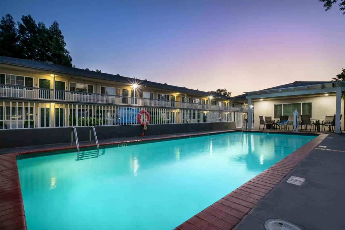 Best Western Town House Lodge - Housity