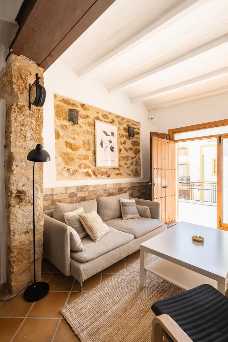 Pin i Pon - Charming Townhouse in the Heart of Jávea - Housity
