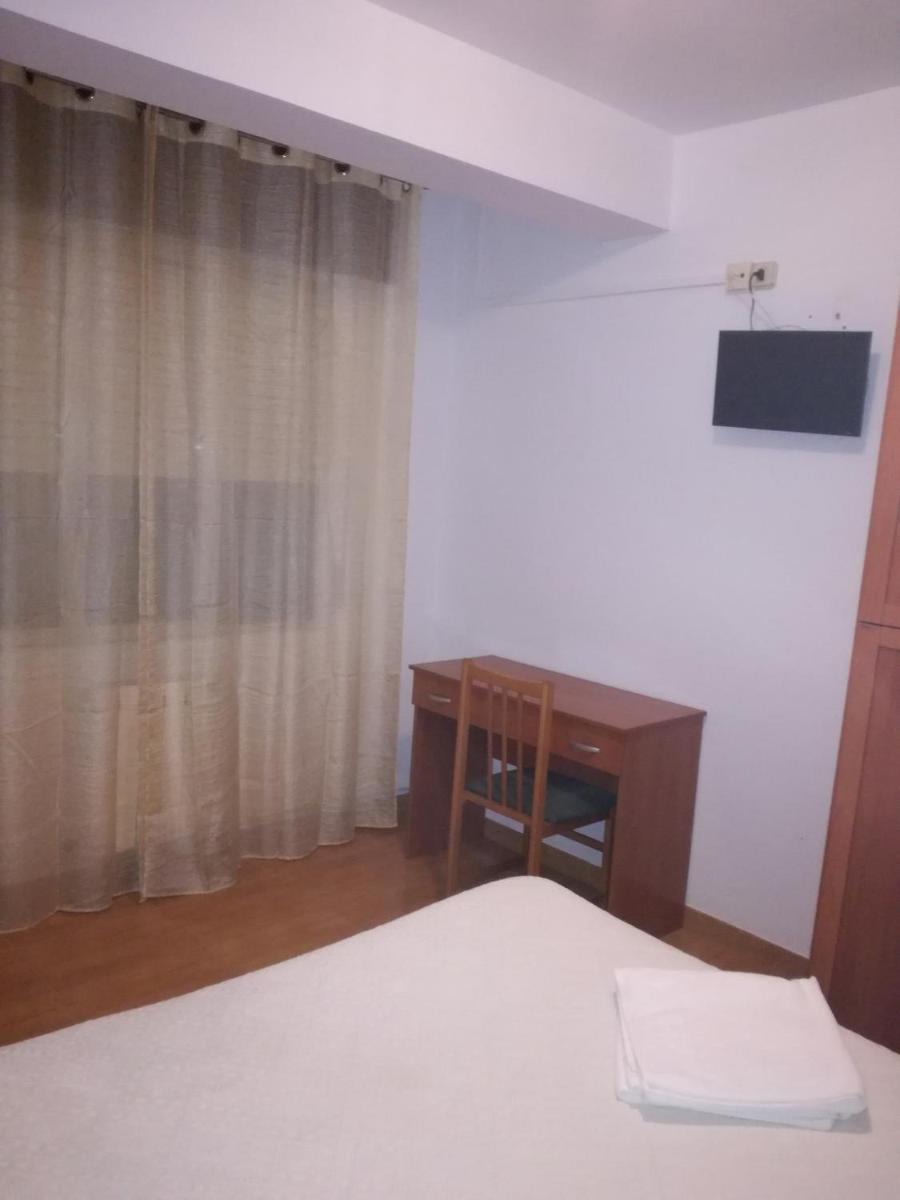 Pensión Los Trillizos - Housity