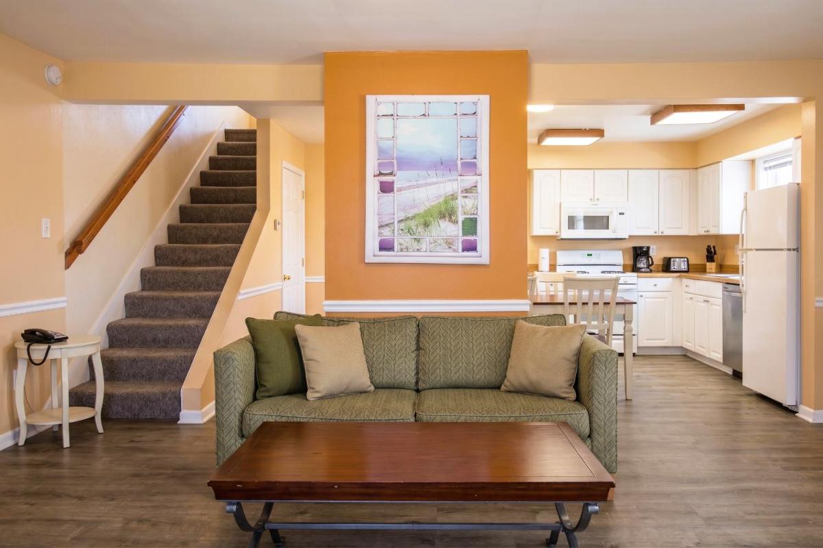 Colonial Inn - Housity