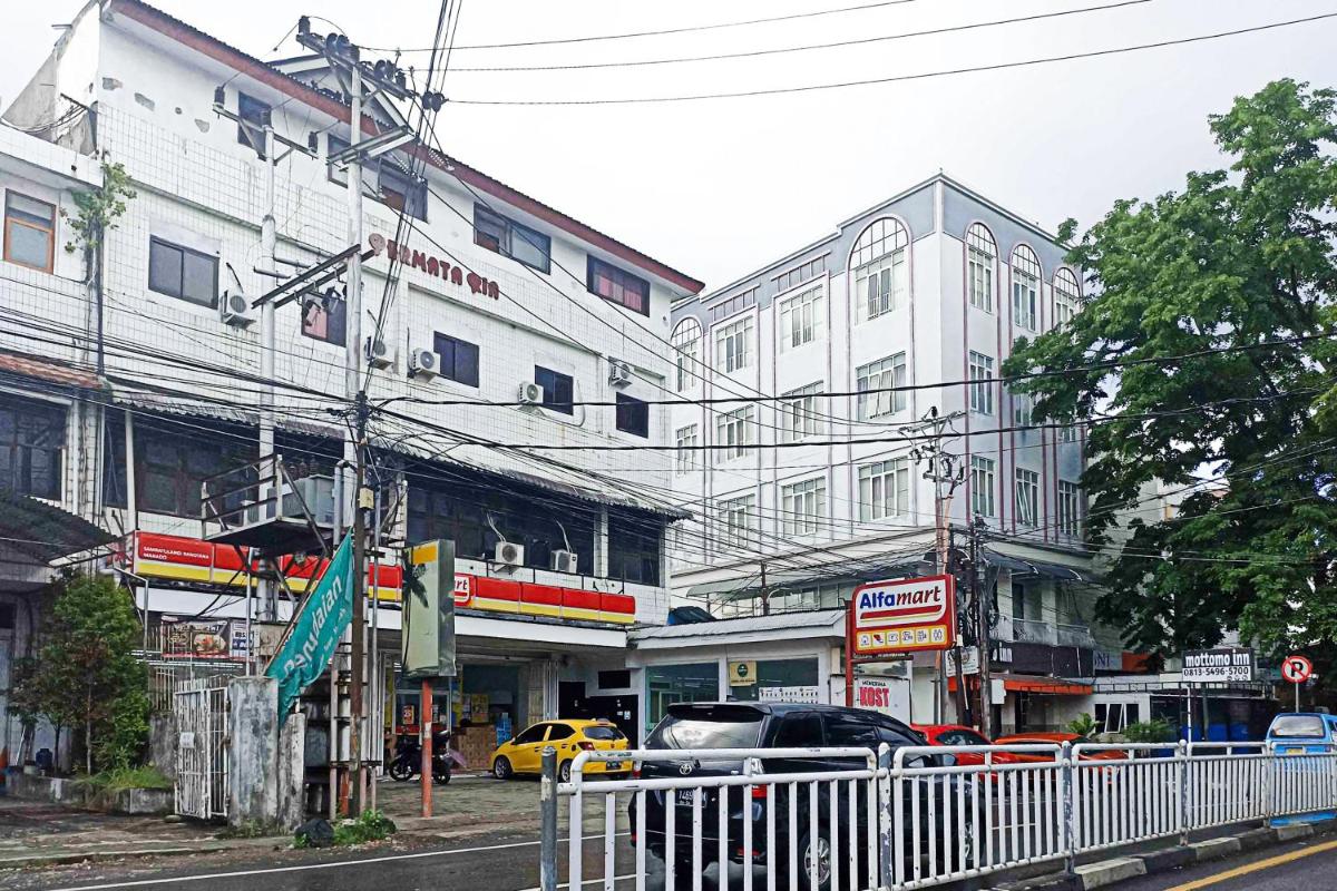 OYO 93168 Permata Ria Hotel - Housity
