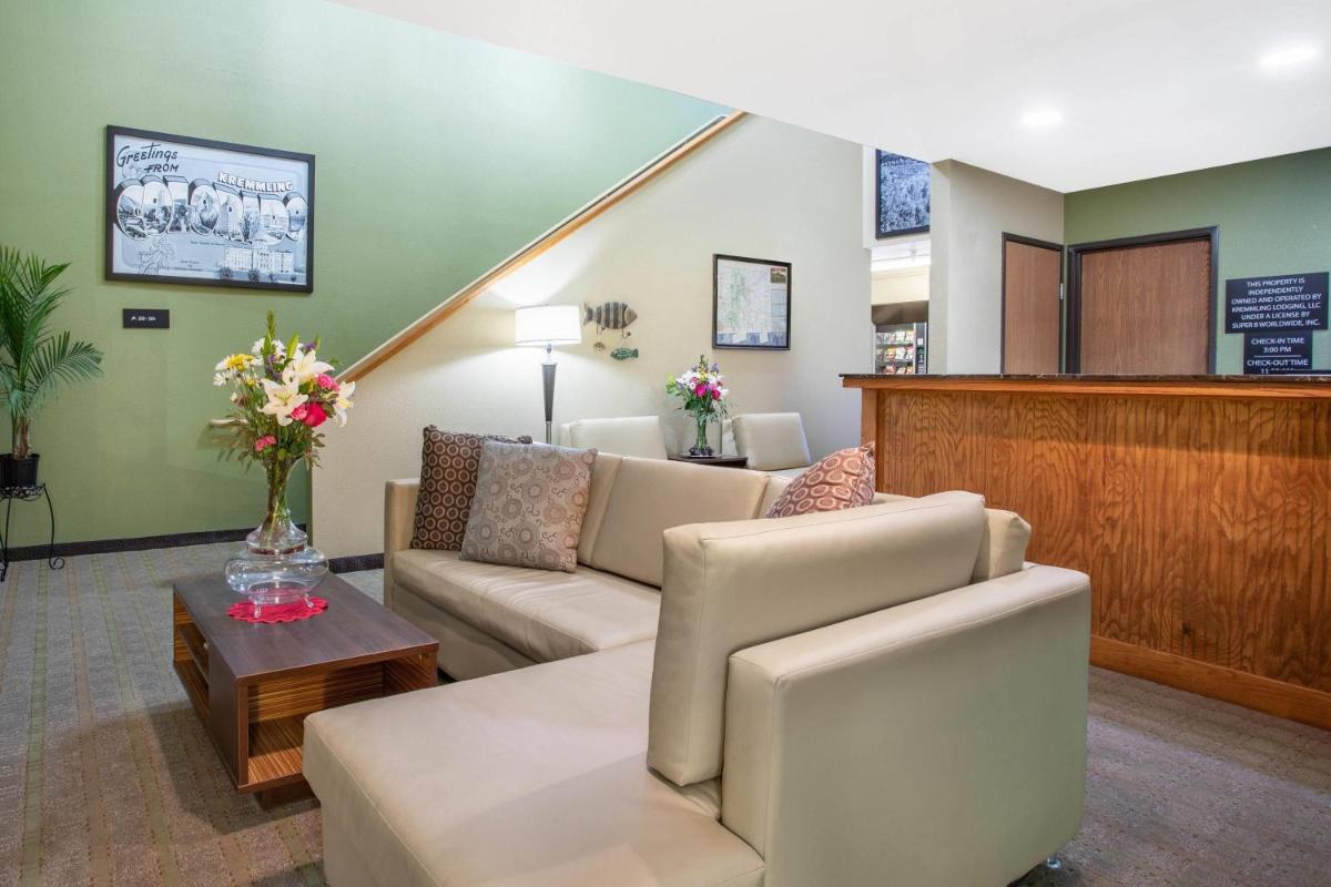 Super 8 by Wyndham Kremmling - Housity