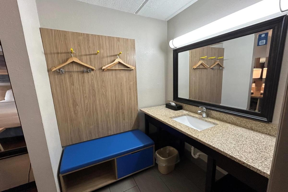 Days Inn by Wyndham Ridgeland South Carolina - Housity