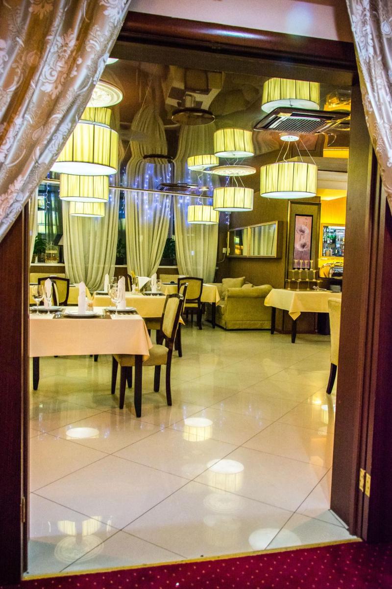 Jumbo Hotel - Housity