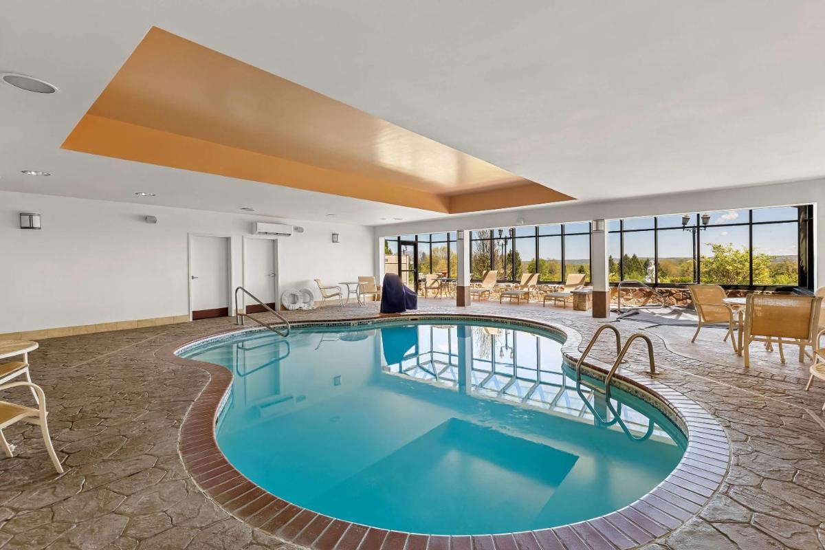 Comfort Suites Edinboro - Housity
