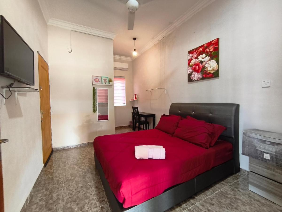 BASAR HOUSE SUITES RHU 10/ PENARIK - Housity