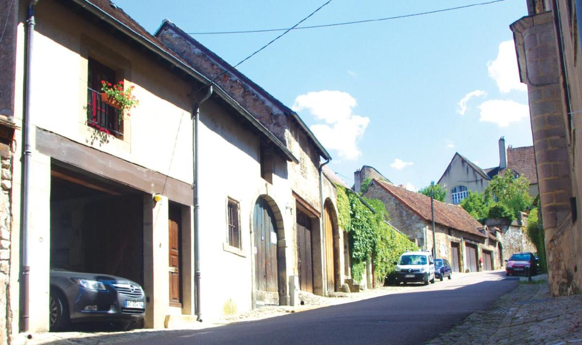 Le Petit St Lazare - Housity