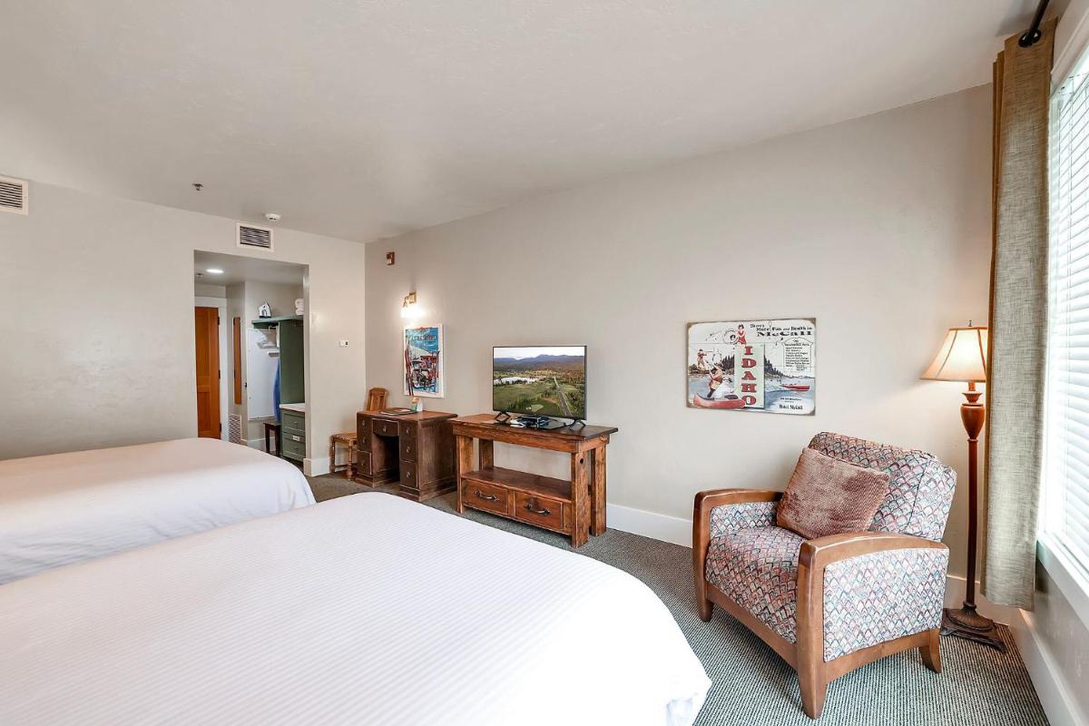 Hotel McCall - Housity