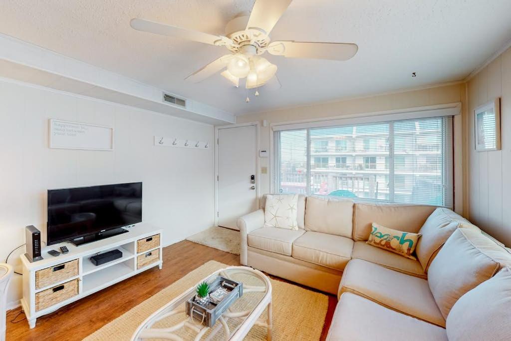 North Point Condo 301 - Housity