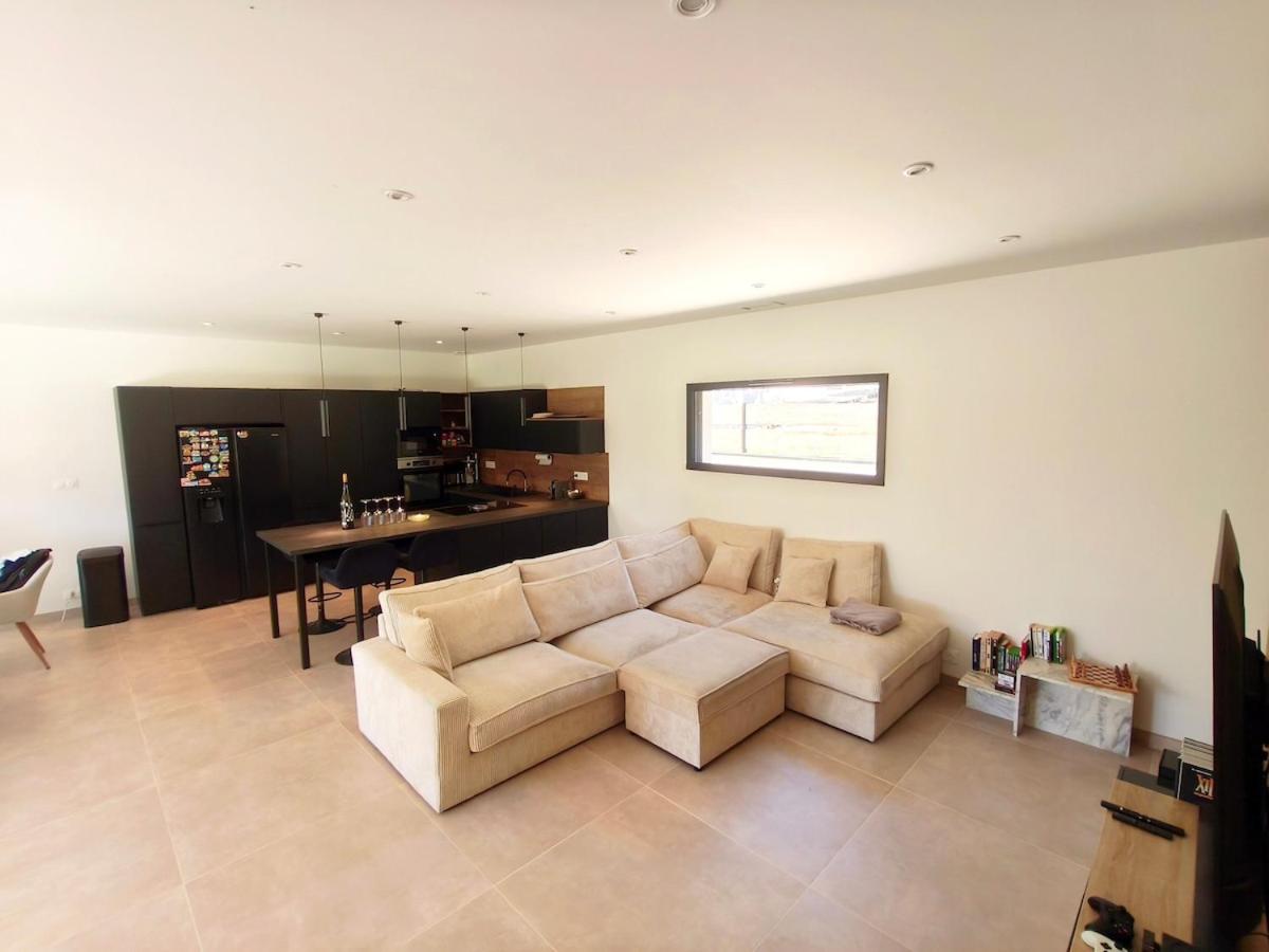 Villa aux portes de la Provence - Housity