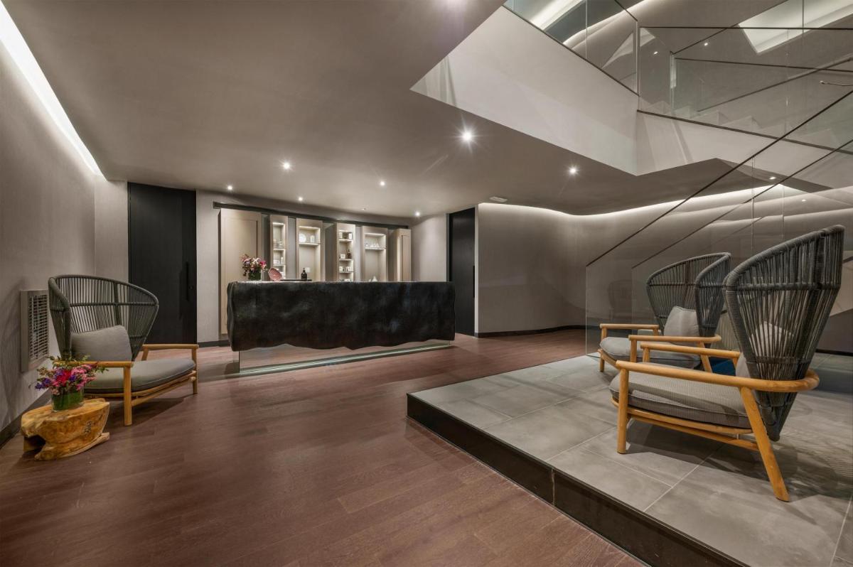 Uma área de estar em Hilton Porto Gaia