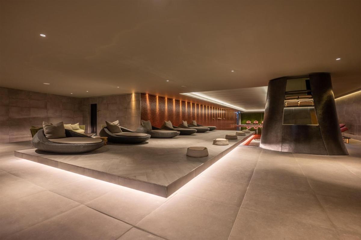 Uma área de estar em Hilton Porto Gaia