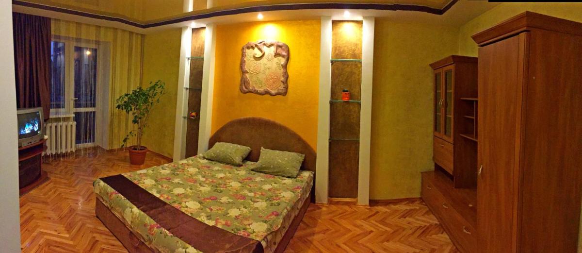 Apartment on Hrushevskoho 28 - Housity