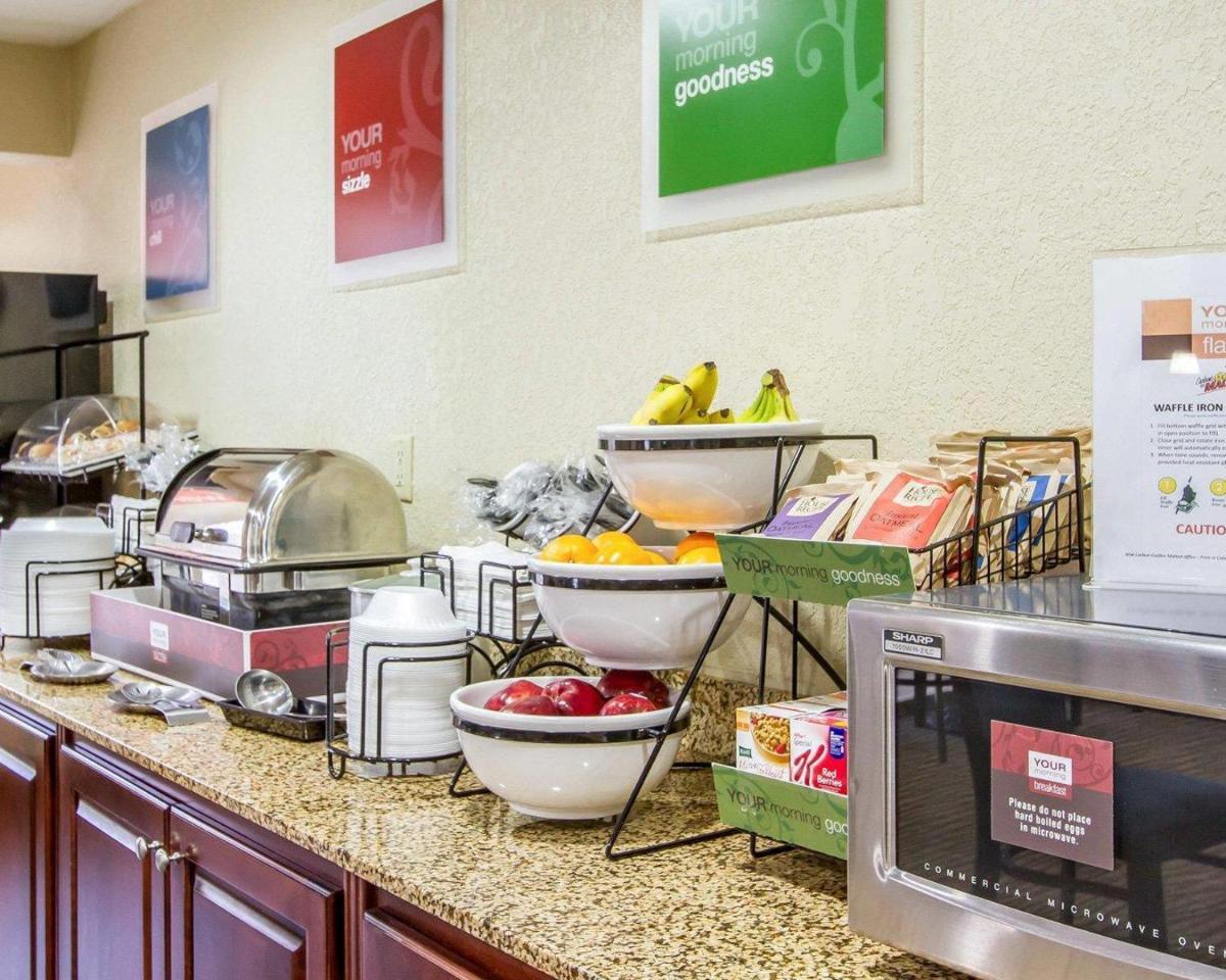 Comfort Inn Poplar Bluff North - Housity
