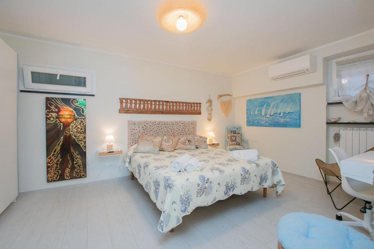 Villa Liliana - Ancora - Esclusivo con Accesso Diretto alla Spiaggia - Housity
