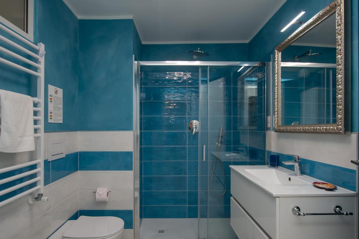Villa Liliana - Ancora - Esclusivo con Accesso Diretto alla Spiaggia - Housity