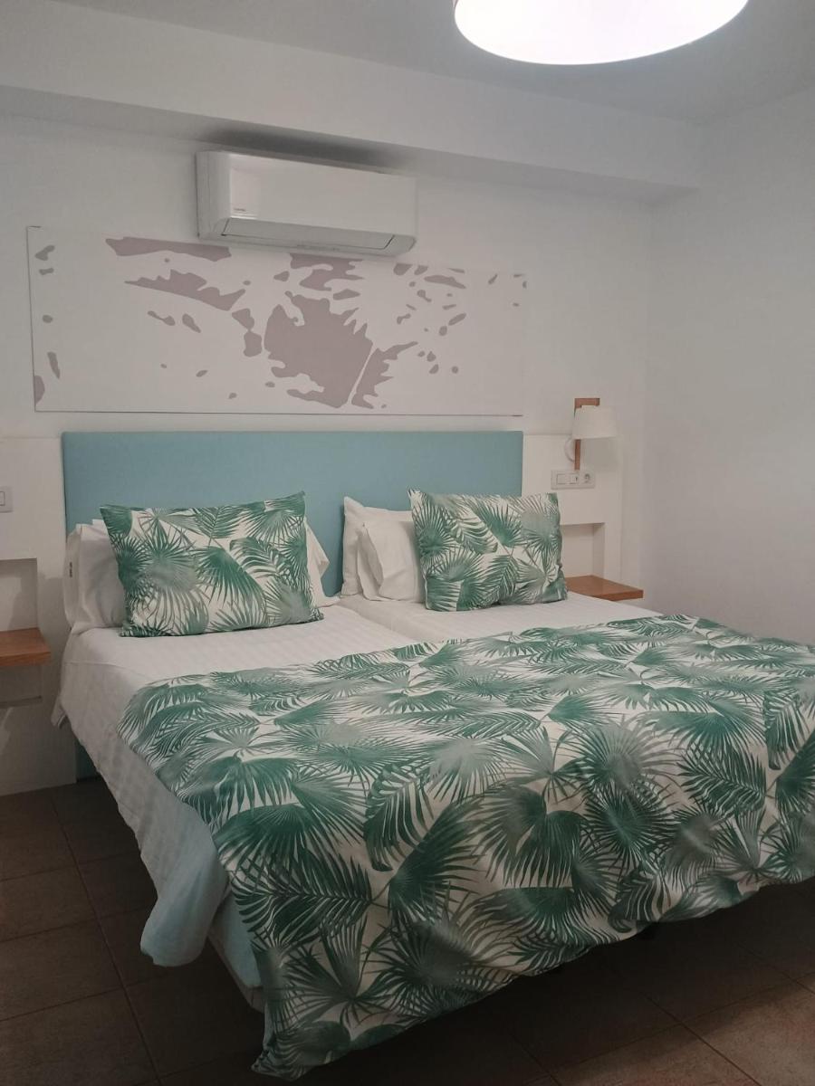 Apartamentos Corona Playa - Housity